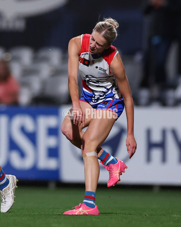 AFLW 2024 Round 08 - Carlton v Western Bulldogs - A-55329315