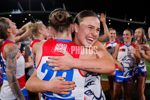 AFLW 2024 Round 08 - Carlton v Western Bulldogs - A-55329669