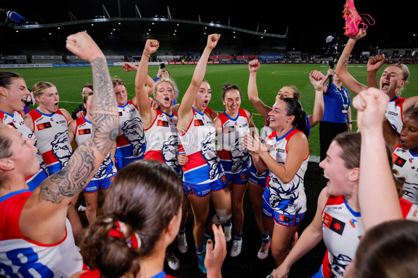 AFLW 2024 Round 08 - Carlton v Western Bulldogs - A-55329672