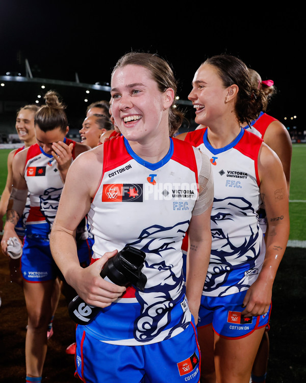 AFLW 2024 Round 08 - Carlton v Western Bulldogs - A-55329676