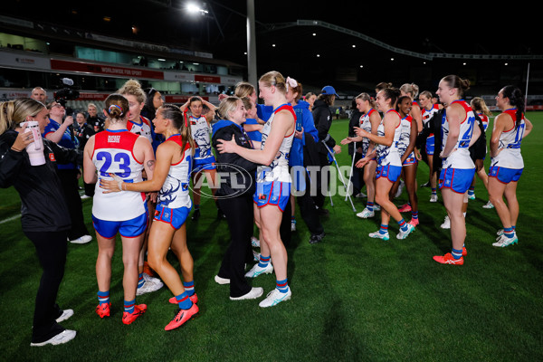 AFLW 2024 Round 08 - Carlton v Western Bulldogs - A-55329681