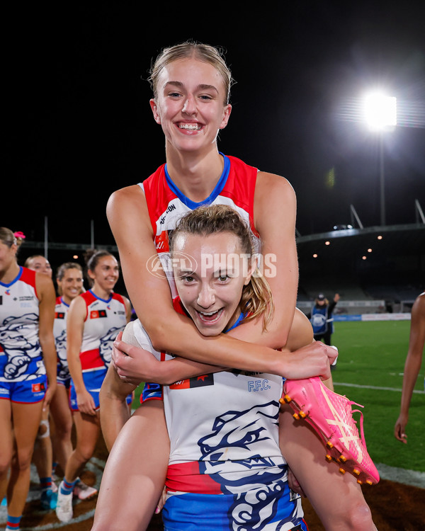 AFLW 2024 Round 08 - Carlton v Western Bulldogs - A-55329683