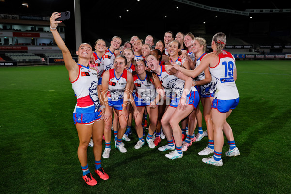 AFLW 2024 Round 08 - Carlton v Western Bulldogs - A-55329685