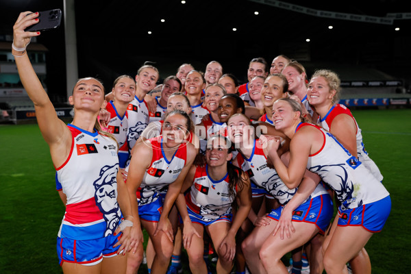 AFLW 2024 Round 08 - Carlton v Western Bulldogs - A-55329686