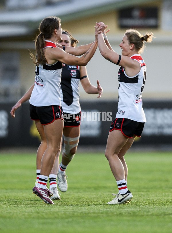 AFLW 2024 Round 08 - Port Adelaide v St Kilda - A-55331871