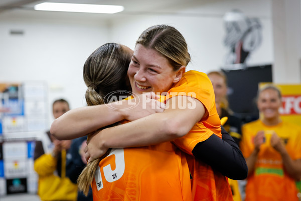 AFLW 2024 Round 08 - Hawthorn v GWS - A-55336278