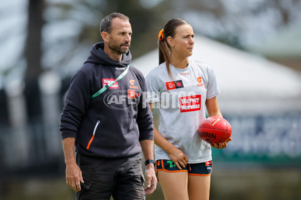 AFLW 2024 Round 08 - Hawthorn v GWS - A-55336563