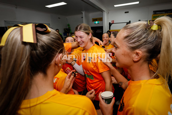 AFLW 2024 Round 08 - Hawthorn v GWS - A-55336564