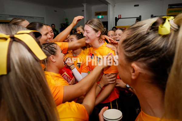 AFLW 2024 Round 08 - Hawthorn v GWS - A-55336567