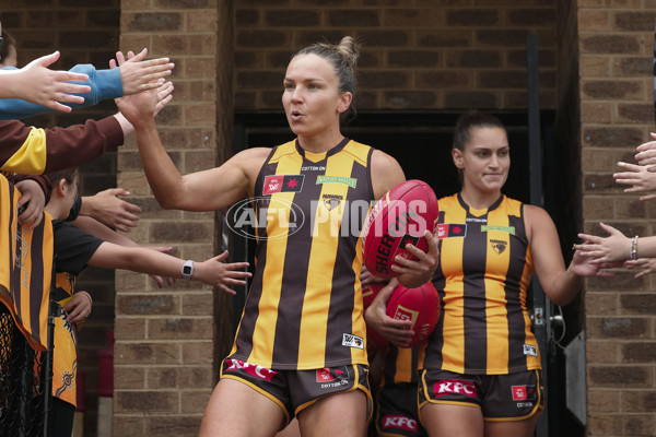 AFLW 2024 Round 08 - Hawthorn v GWS - A-55339648