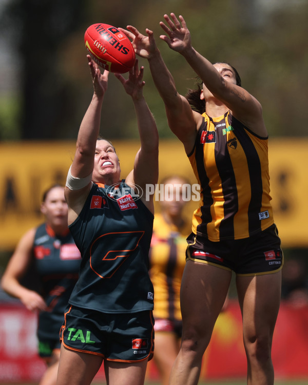 AFLW 2024 Round 08 - Hawthorn v GWS - A-55339688