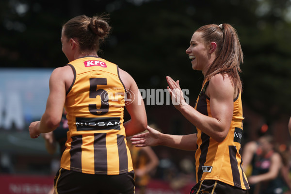 AFLW 2024 Round 08 - Hawthorn v GWS - A-55339690