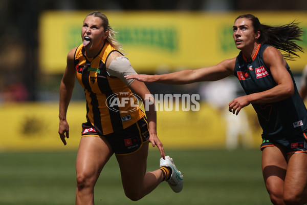 AFLW 2024 Round 08 - Hawthorn v GWS - A-55339692