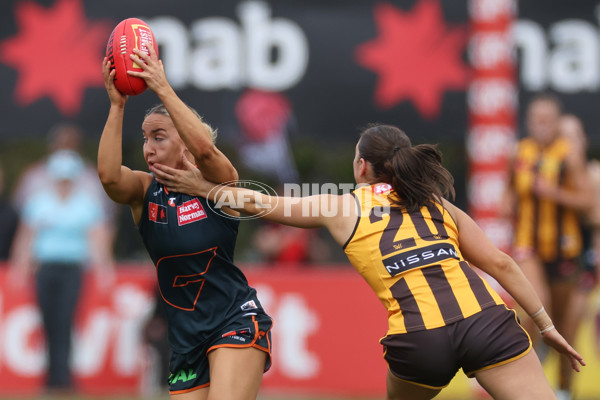 AFLW 2024 Round 08 - Hawthorn v GWS - A-55339706