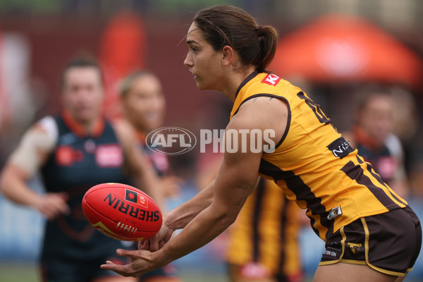 AFLW 2024 Round 08 - Hawthorn v GWS - A-55339707