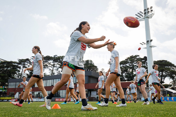 AFLW 2024 Round 08 - Hawthorn v GWS - A-55339743