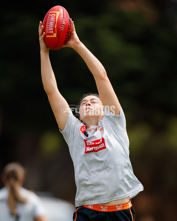 AFLW 2024 Round 08 - Hawthorn v GWS - A-55339746