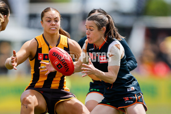 AFLW 2024 Round 08 - Hawthorn v GWS - A-55339785