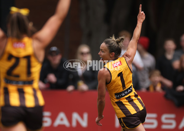 AFLW 2024 Round 08 - Hawthorn v GWS - A-55342030