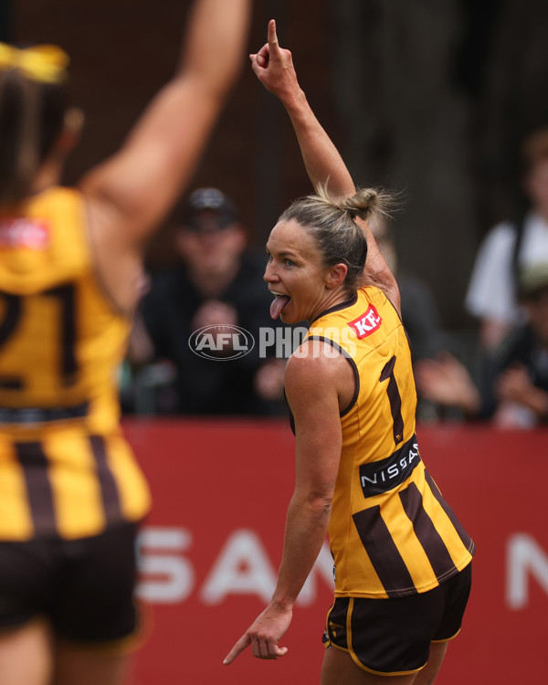 AFLW 2024 Round 08 - Hawthorn v GWS - A-55342032