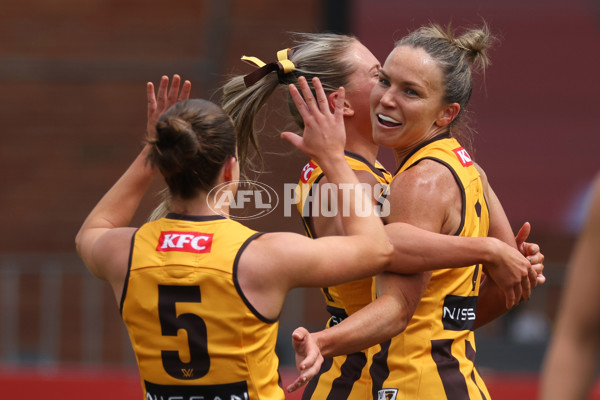 AFLW 2024 Round 08 - Hawthorn v GWS - A-55342034