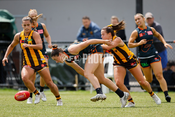 AFLW 2024 Round 08 - Hawthorn v GWS - A-55343058