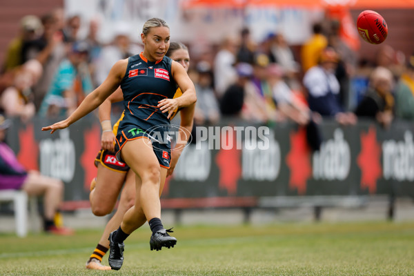 AFLW 2024 Round 08 - Hawthorn v GWS - A-55343084