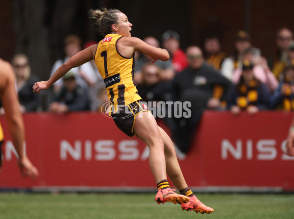 AFLW 2024 Round 08 - Hawthorn v GWS - A-55343101