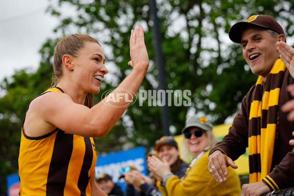 AFLW 2024 Round 08 - Hawthorn v GWS - A-55343119