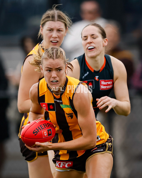 AFLW 2024 Round 08 - Hawthorn v GWS - A-55343122