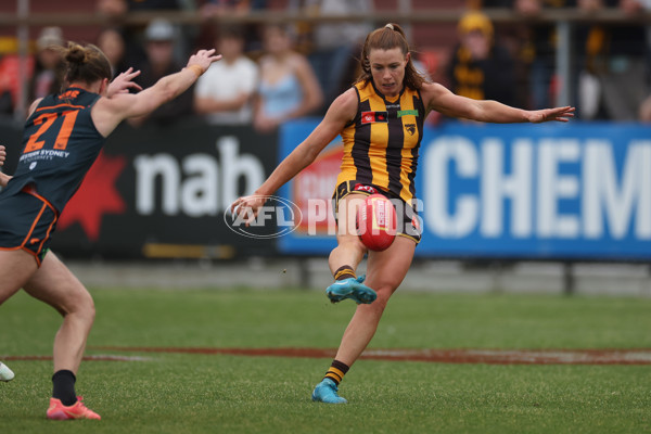 AFLW 2024 Round 08 - Hawthorn v GWS - A-55343136