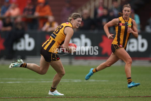 AFLW 2024 Round 08 - Hawthorn v GWS - A-55343149