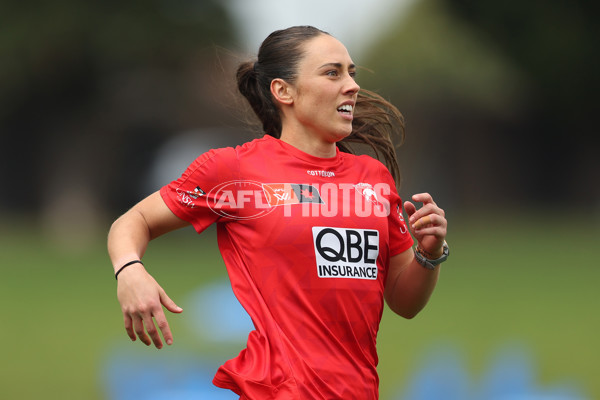 AFLW 2024 Round 08 - Sydney v Gold Coast - A-55344365