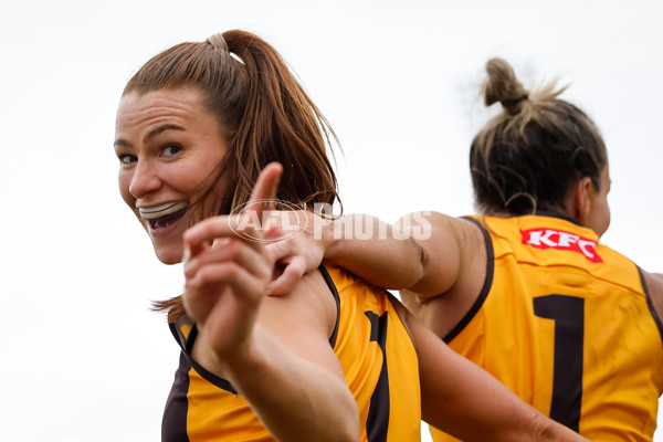 AFLW 2024 Round 08 - Hawthorn v GWS - A-55344375