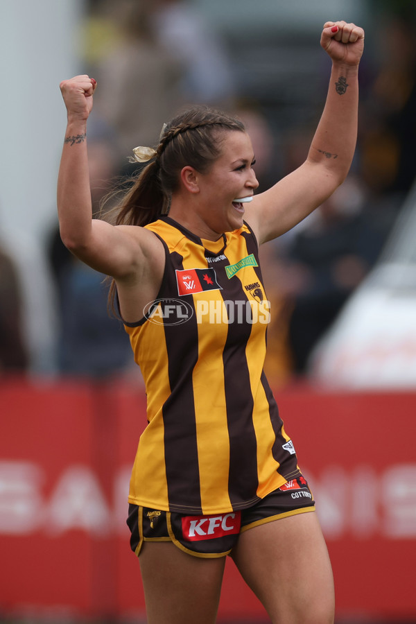 AFLW 2024 Round 08 - Hawthorn v GWS - A-55344389