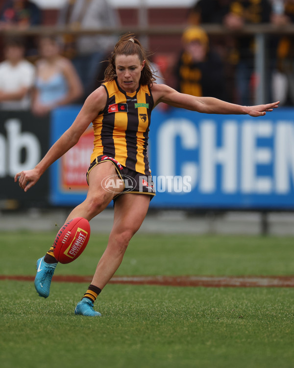 AFLW 2024 Round 08 - Hawthorn v GWS - A-55344390