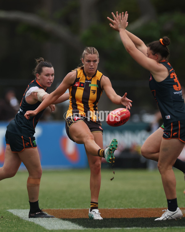 AFLW 2024 Round 08 - Hawthorn v GWS - A-55344397