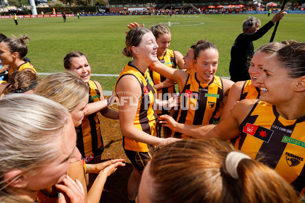 AFLW 2024 Round 08 - Hawthorn v GWS - A-55344416