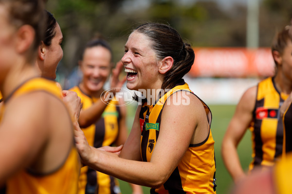 AFLW 2024 Round 08 - Hawthorn v GWS - A-55344427