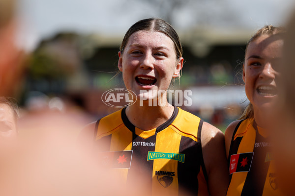 AFLW 2024 Round 08 - Hawthorn v GWS - A-55344428