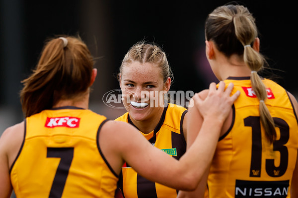 AFLW 2024 Round 08 - Hawthorn v GWS - A-55345616