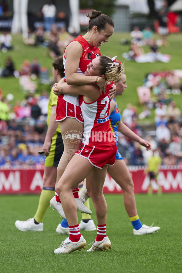 AFLW 2024 Round 08 - Sydney v Gold Coast - A-55345661