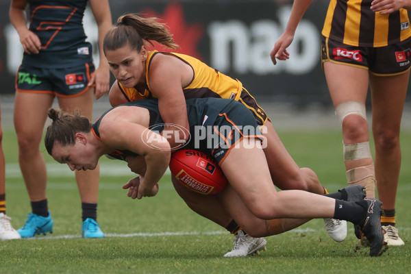 AFLW 2024 Round 08 - Hawthorn v GWS - A-55347048