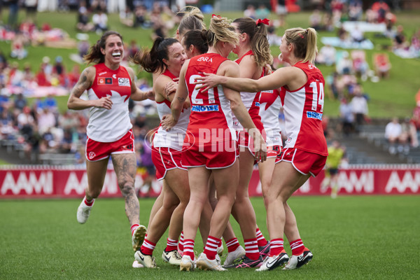 AFLW 2024 Round 08 - Sydney v Gold Coast - A-55348813