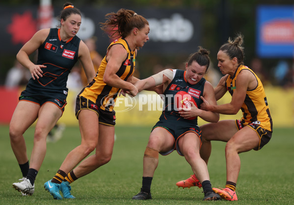 AFLW 2024 Round 08 - Hawthorn v GWS - A-55348878