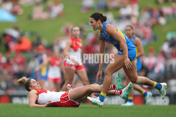 AFLW 2024 Round 08 - Sydney v Gold Coast - A-55349422