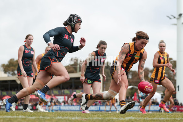 AFLW 2024 Round 08 - Hawthorn v GWS - A-55349425