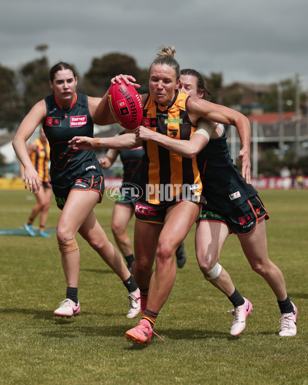 AFLW 2024 Round 08 - Hawthorn v GWS - A-55349431