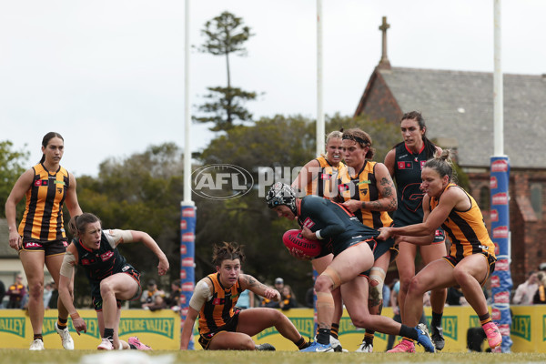 AFLW 2024 Round 08 - Hawthorn v GWS - A-55349451