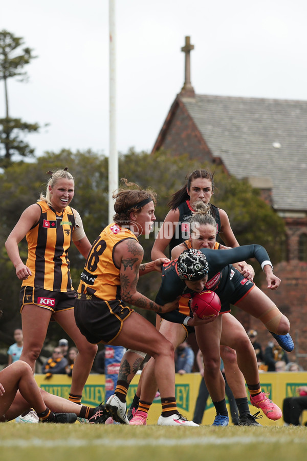 AFLW 2024 Round 08 - Hawthorn v GWS - A-55349452